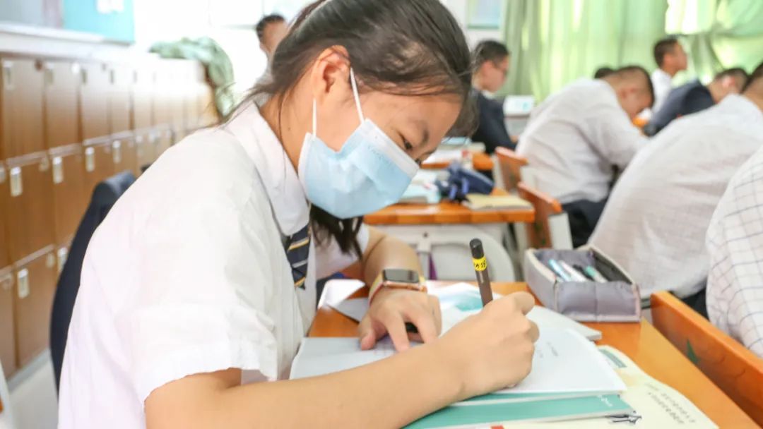 紙筆書寫采集學情數據.jpg