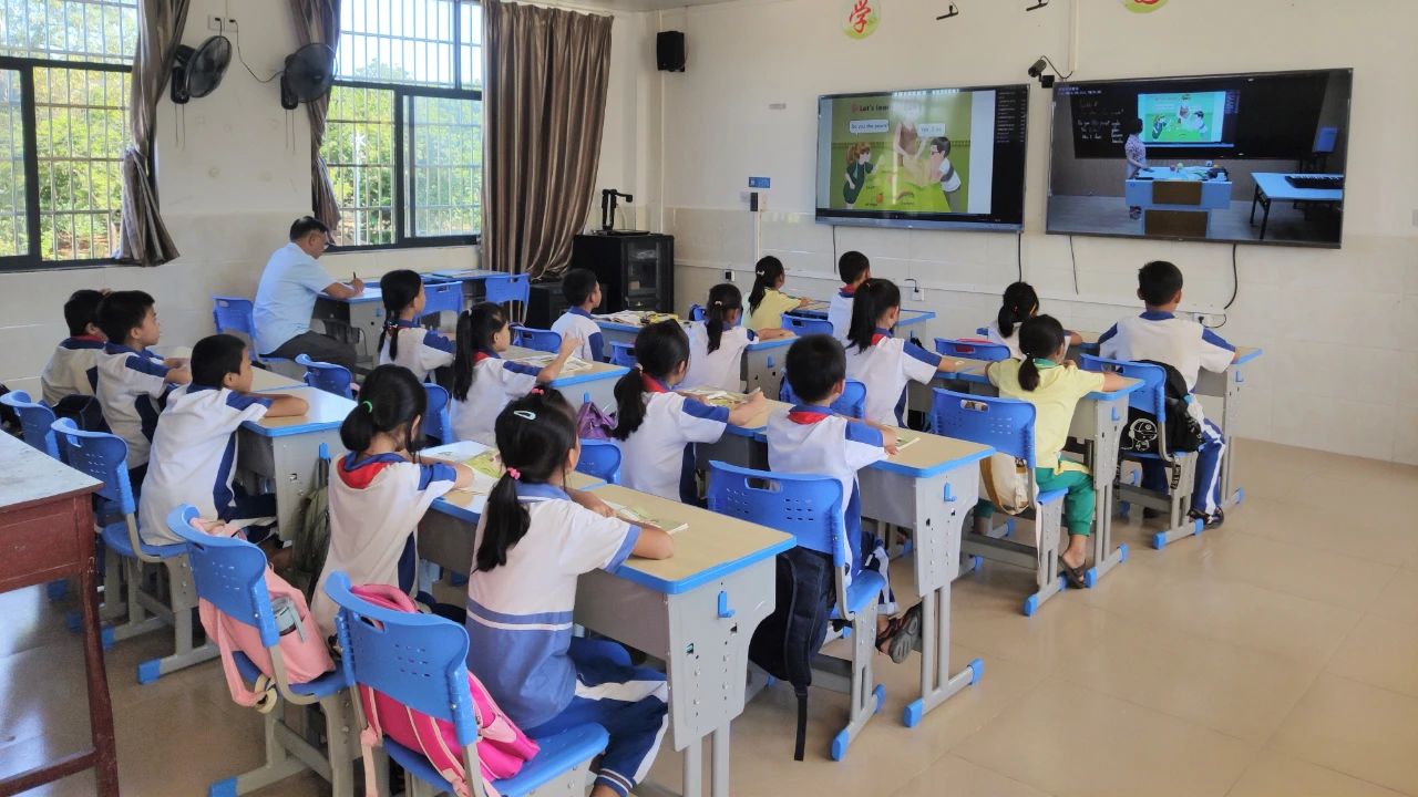 奧威亞助力全國優秀中學校長教育思想研討會順利舉行2.jpg